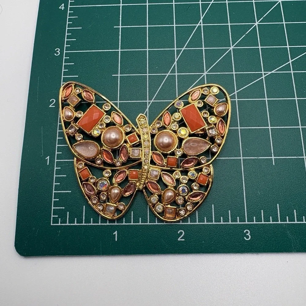 Vintage Butterfly Brooch Pin Faux Pearl Cabochons Peach Sparkly LAILA ROWE
